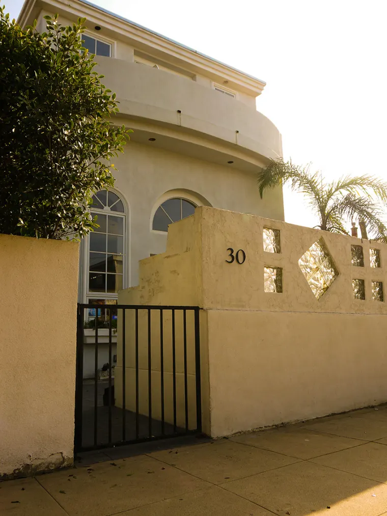 MTk3NTU2MjEzODg5OTAyMjcy